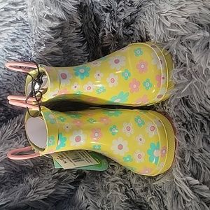 NWT NEVER WORN Western chief girls size 12 yellow flower power rainboots